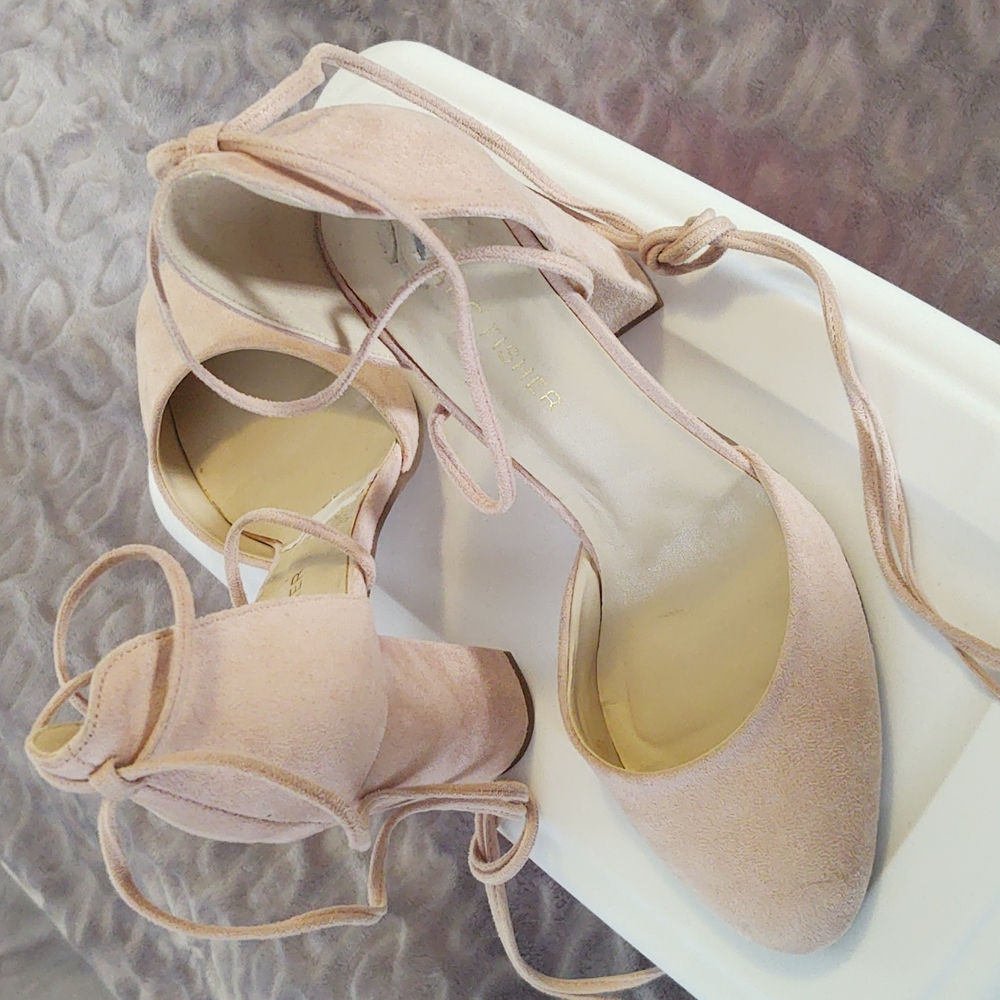 Tie up heels Marc Fisher faux suede